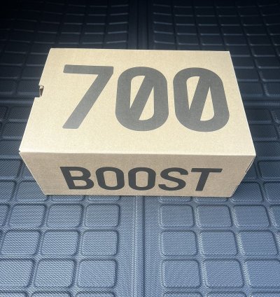 adidas Yeezy 700 Utility Black Men - FV5304