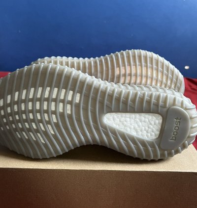 ADIDAS YEEZY BOOST 350 V2 BELUGA REFLECTIVE US MENS SIZE 9 5