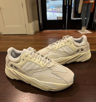 Adidas Yeezy Boost 700 Analog