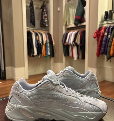 Adidas Yeezy Boost 700 V2