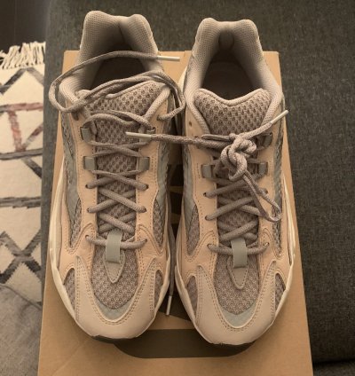 Adidas Yeezy Boost 700 V2 Cream