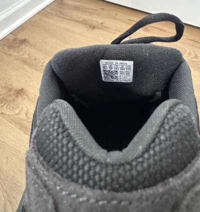 Adidas Yeezy Boost 700 V2 Vanta