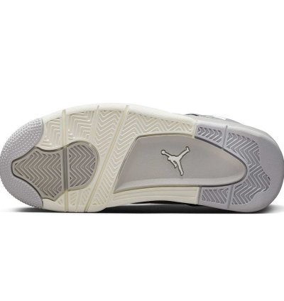 Air Jordan 4 Frozen Moments