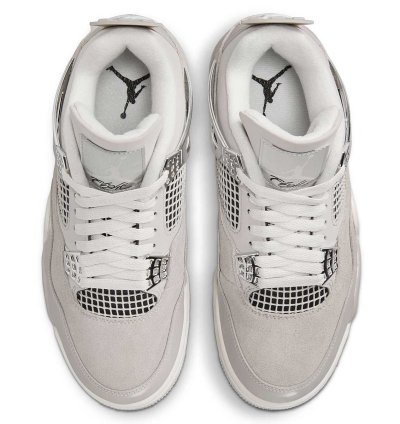 Air Jordan 4 Frozen Moments