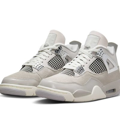 Air Jordan 4 Frozen Moments
