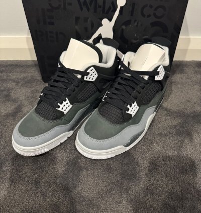 NIKE AIR JORDAN 4 RETRO FEAR