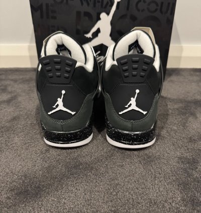 NIKE AIR JORDAN 4 RETRO FEAR