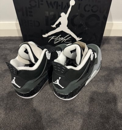 NIKE AIR JORDAN 4 RETRO FEAR