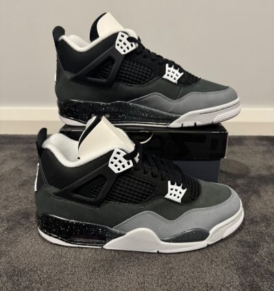 NIKE AIR JORDAN 4 RETRO FEAR