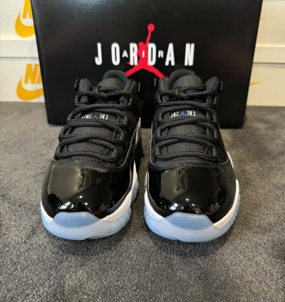NIKE AIR JORDAN 11 RETRO LOW 'SPACEJAM'
