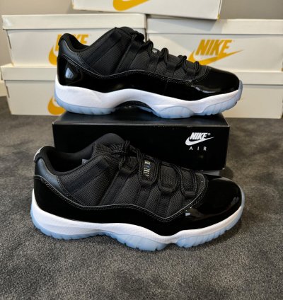 NIKE AIR JORDAN 11 RETRO LOW 'SPACEJAM'