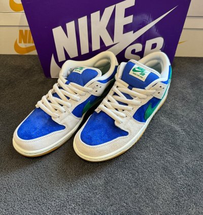 NIKE SB DUNK LOW PRO