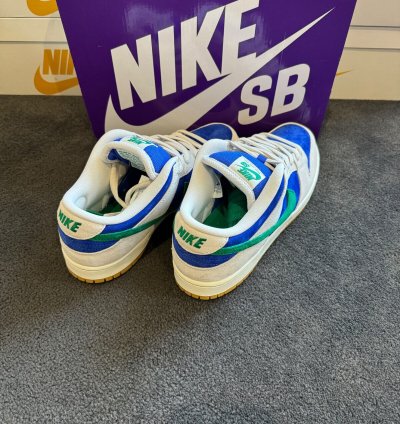 NIKE SB DUNK LOW PRO