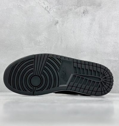 200 K version of Jordan Air Jordan 1 Low OG Shadow black and gray CZ0790-003