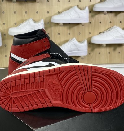 260 Nike Air Jordan 1 Retro High OG Black Toe AJ1 basketball shoes Black and whi