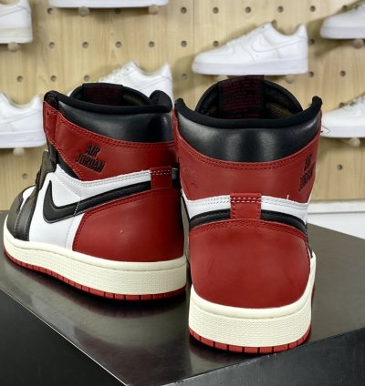260 Nike Air Jordan 1 Retro High OG Black Toe AJ1 basketball shoes Black and whi