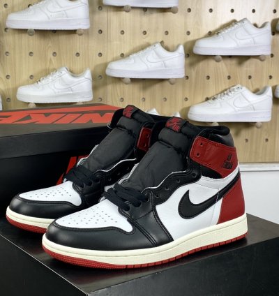 260 Nike Air Jordan 1 Retro High OG Black Toe AJ1 basketball shoes Black and whi