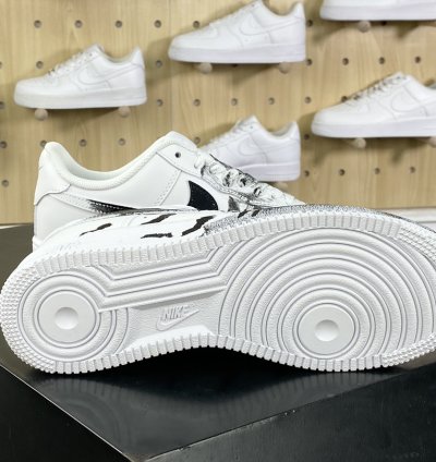 240 Nike Air Force 1'07 Low RetroCrime scene Air Force One sneakers leather blac