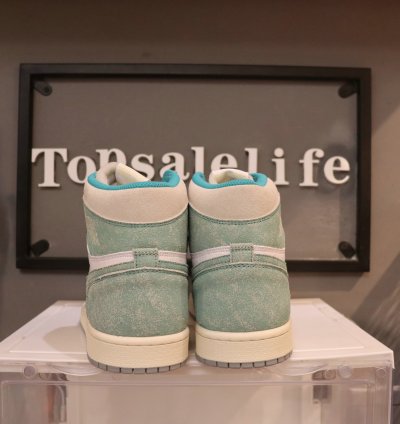 Air Jordan 1 Retro High OG 'Turbo Green' 555088-311