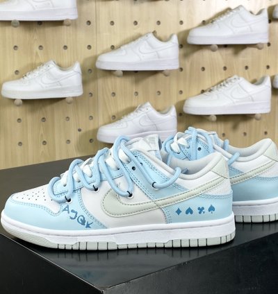 240 Nike SB Dunk Low Royal Dunk Series Low-top Sneakers Blue, White and Gray Sum
