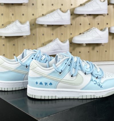 240 Nike SB Dunk Low Royal Dunk Series Low-top Sneakers Blue, White and Gray Sum