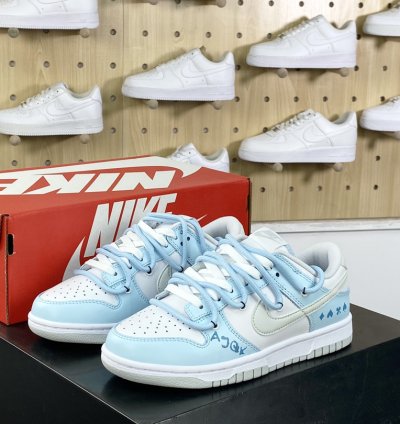 240 Nike SB Dunk Low Royal Dunk Series Low-top Sneakers Blue, White and Gray Sum