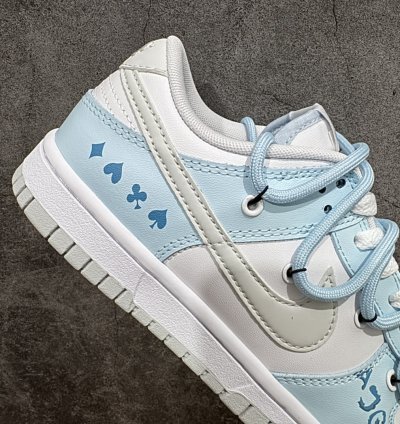 260   NK Dunk Low Heart North Carolina Blue DV0831-101 -