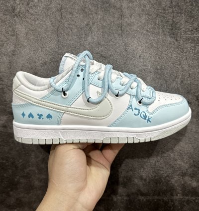 260   NK Dunk Low Heart North Carolina Blue DV0831-101 -