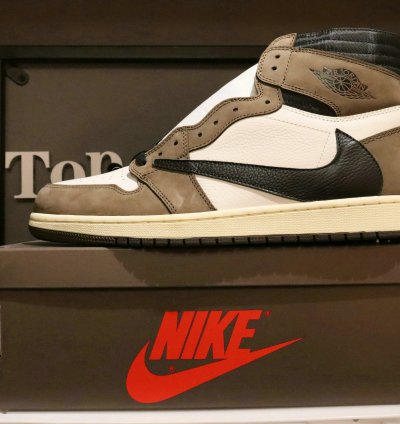Travis Scott x Air Jordan 1 Retro High OG 'Mocha' CD4487-100