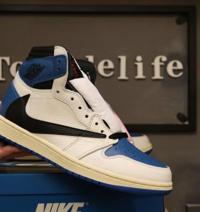 Fragment Design x Travis Scott x Air Jordan 1 Retro High OG 'Military Blue' DH3227-105