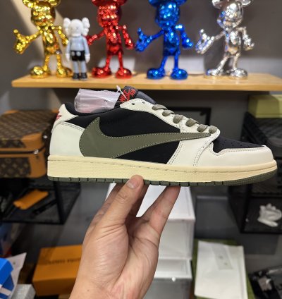 Travis Scott x Air Jordan 1 Low OG 'Olive' DZ4137-106