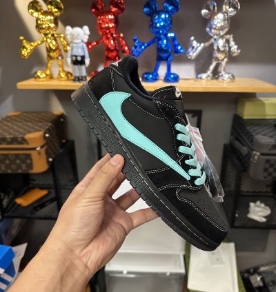 Travis Scott's Air Jordan 1 Low Dazzles With "Tiffany" Custom