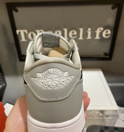 Dior x Air Jordan 1 Low 'Wolf Grey' CN8608-002