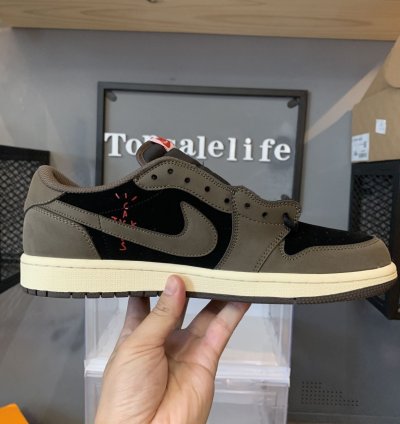 Travis Scott x Air Jordan 1 Low 'Mocha' CQ4277-001
