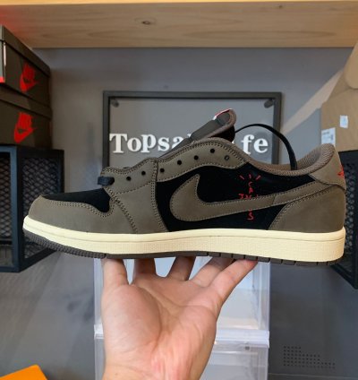 Travis Scott x Air Jordan 1 Low 'Mocha' CQ4277-001