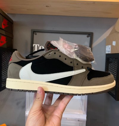 Travis Scott x Air Jordan 1 Low 'Mocha' CQ4277-001