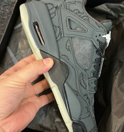 Jordan 4 Retro Kaws Black 930155-001