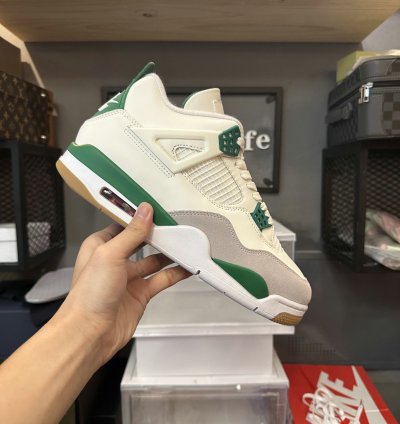 Jordan 4 Retro SB Pine Green DR5415-103