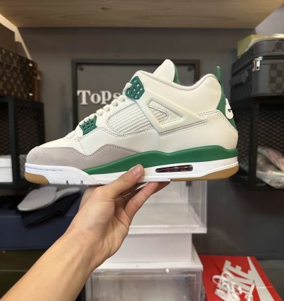 Jordan 4 Retro SB Pine Green DR5415-103