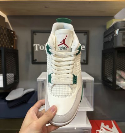 Jordan 4 Retro SB Pine Green DR5415-103