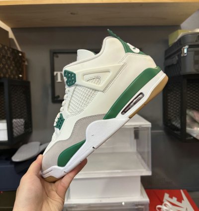 Jordan 4 Retro SB Pine Green DR5415-103