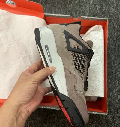 Jordan 4 Retro Taupe Haze DB0732-200