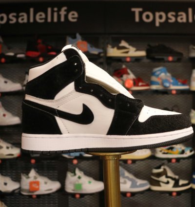 Jordan 1 Retro High Twist (Women's) CD0461-007