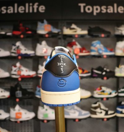 Jordan 1 Retro Low OG SP Fragment x Travis Scott DM7866-140