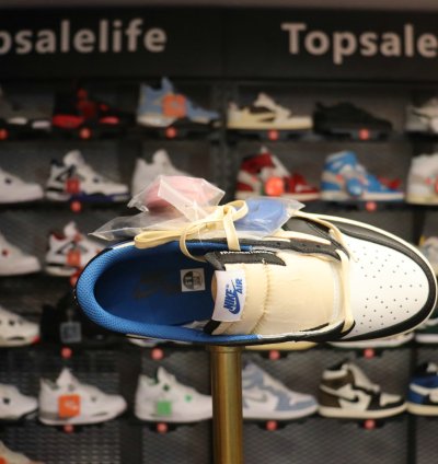 Jordan 1 Retro Low OG SP Fragment x Travis Scott DM7866-140
