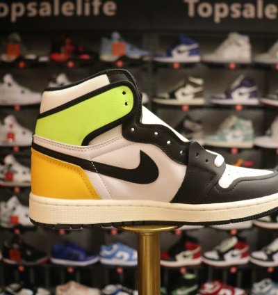 Jordan 1 Retro High White Black Volt University Gold 555088-118