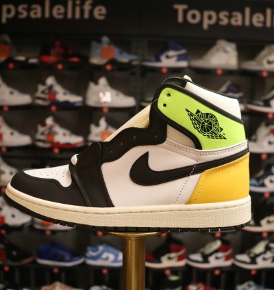 Jordan 1 Retro High White Black Volt University Gold 555088-118