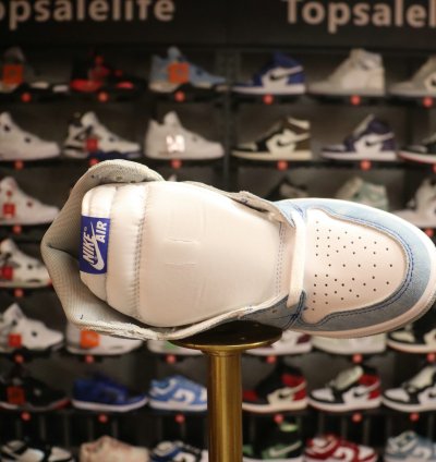 Jordan 1 Retro High Hyper Royal Smoke Grey 555088-402