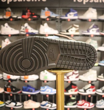 Air Jordan 1 Retro High 'Tokyo Bio Hack' [also worn by William Chan] 555088-201
