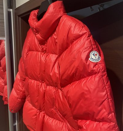 Brand NEW Moncler puffer jacket 80s